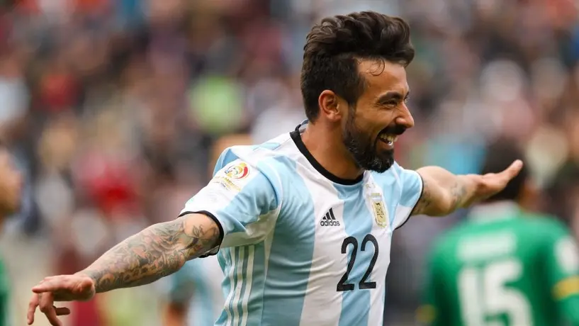 ‘Pocho’ Lavezzi es internado de emergencia; reportan delicado su estado de salud