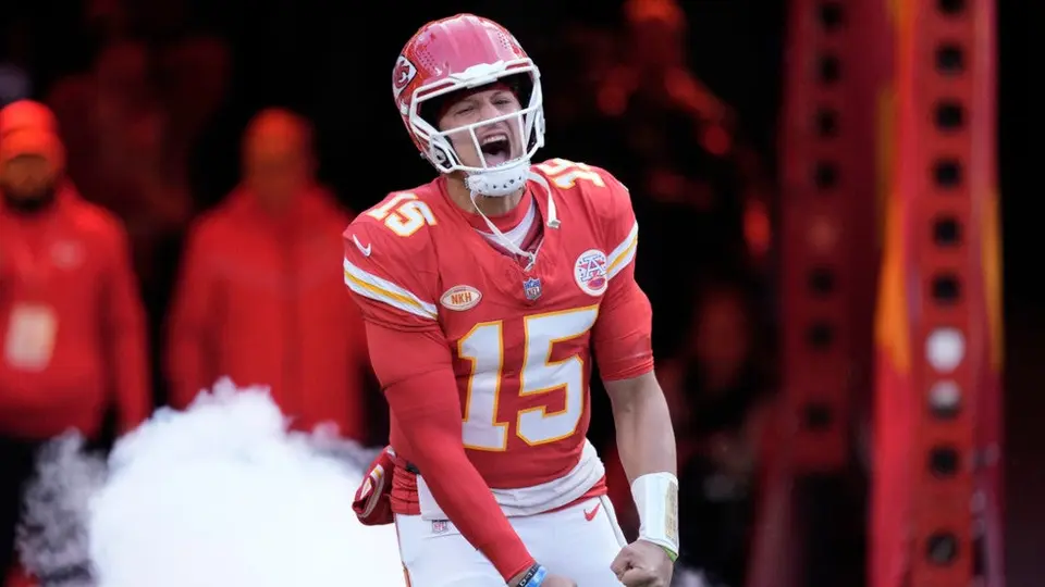 Patrick Mahomes y Andy Ried son multados tras críticas a oficiales