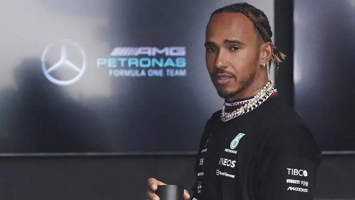 Christian Horner aseguró que Lewis Hamilton buscó una oportunidad en Red Bull
