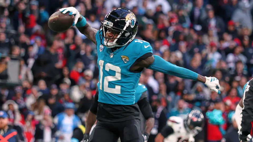 Travis Hunter hace historia en la NFL durante el encuentro en Londres; mira lo que consiguió el defensivo