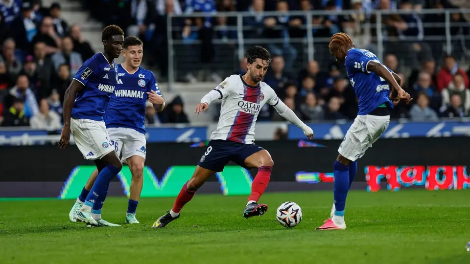 Ferran Torres en partido con PSG | AP