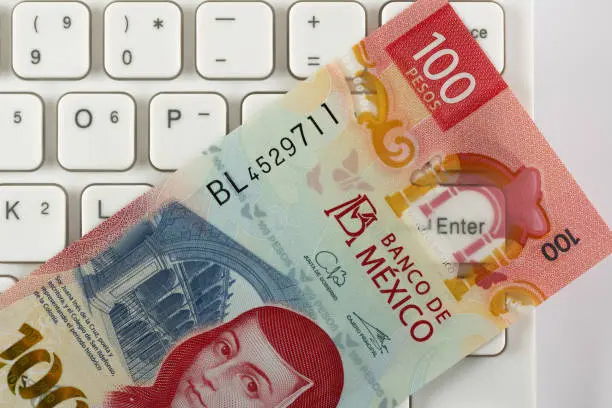 Consulta cuándo te depositan la beca en octubre ./istock