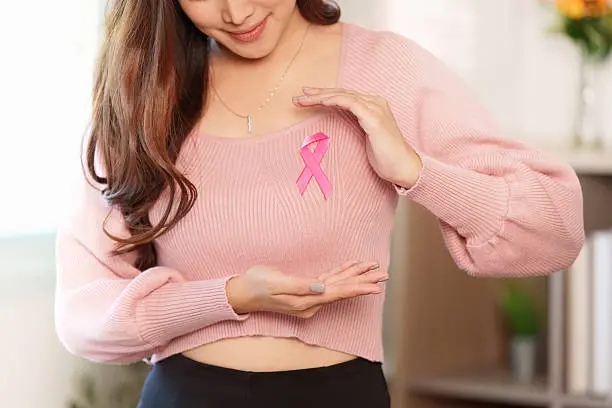 La detección oportuna del cáncer de mama puede mejorar las posibilidades de éxito del tratamiento, por lo que especialistas recomiendan acudir a revisiones médicas./ Pixabay
