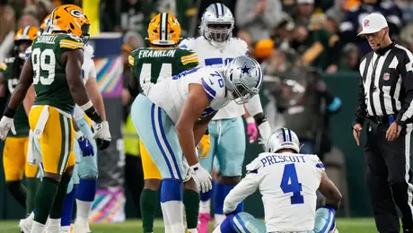 Cowboys se hunden ante Green Bay al firmar otra noche para el olvido y agravar su crisis