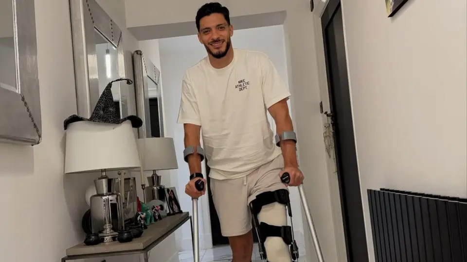Raúl Jiménez tras su operación de rodilla | INSTAGRAM: @raulalonsojimenez9
