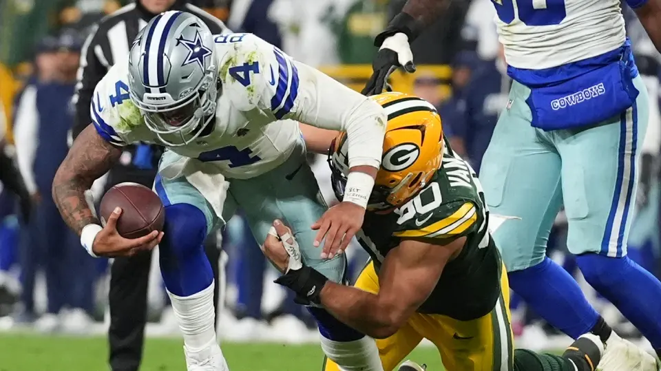 Dak Prescott nunca estuvo libre de presión para encontrar a sus receptores | AP