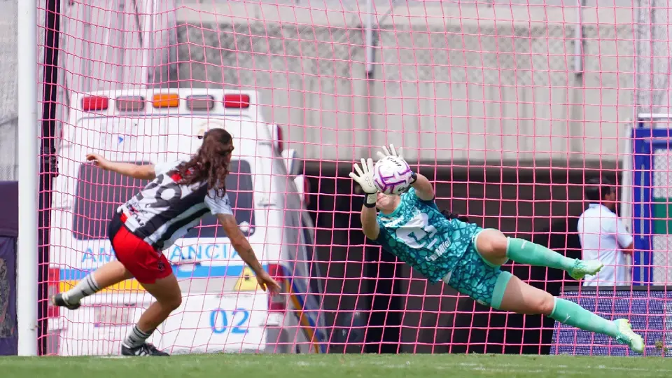 Roberto Medina pide Selección para Wendy Toledo tras actuación heroica ante Atlas: “Puede competir por un lugar”