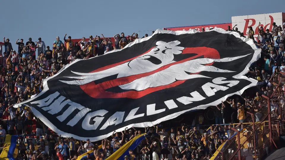 Tifo de la afición de Atlético de San Luis en contra de Querétaro | MEXSPORT