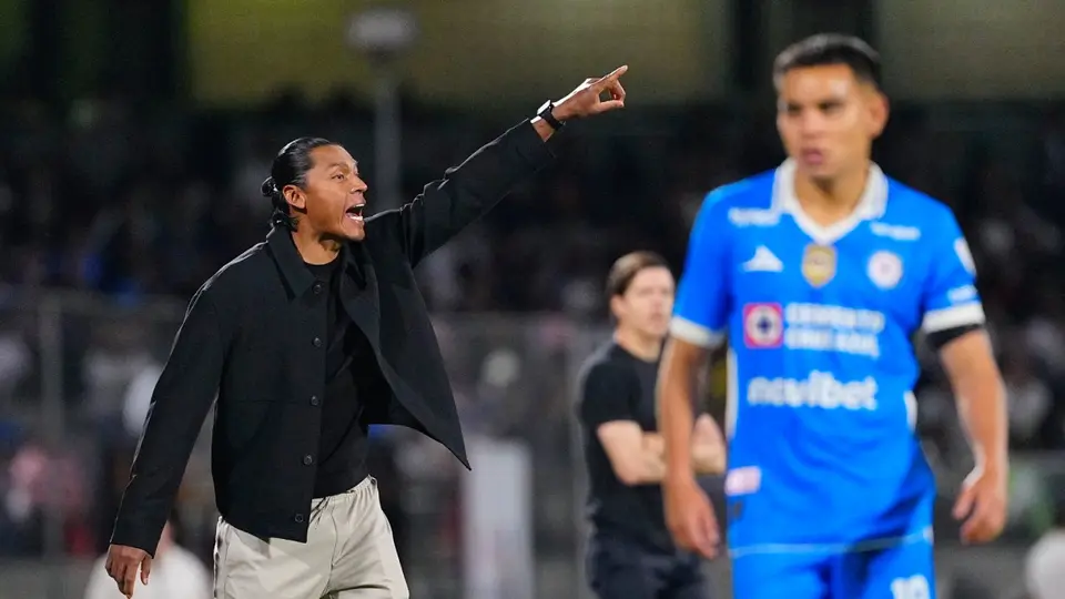 Joel Huiqui con Cruz Azul durante un partido del Apertura 2026 de la Liga MX | IMAGO 7