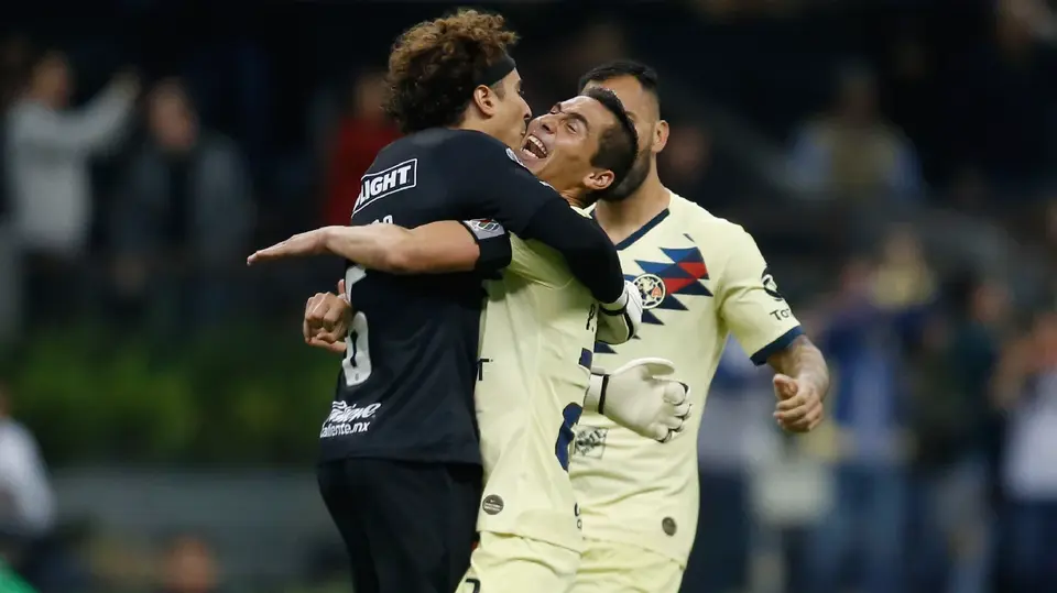 Paul Aguilar y Guillermo Ochoa en el América | IMAGO7