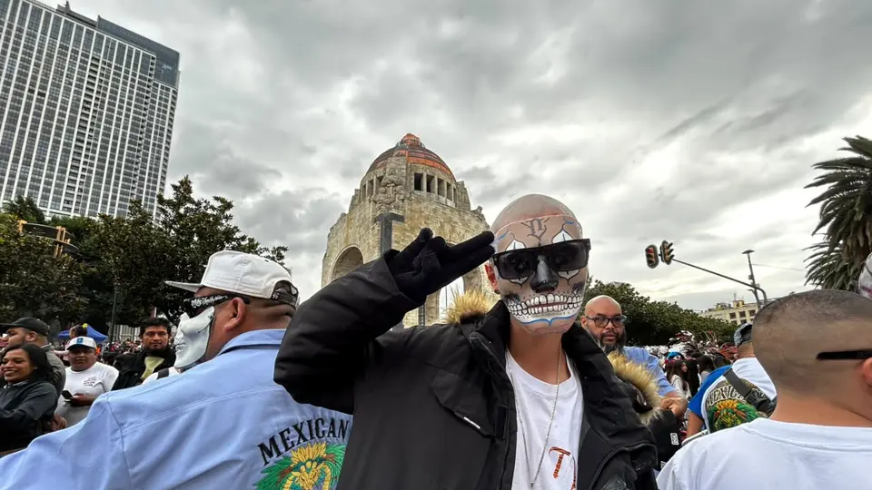 Marcha Zombie 2026 llena de terror las calles de CDMX; miles de personas participan en el desfile