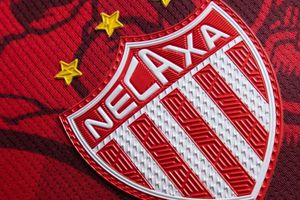 ¡Homenaje al jefe! Necaxa estrena nuevo uniforme en colaboración con Deadpool