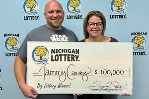 Mujer gana premio millonario gracias a números sugeridos por ChatGPT