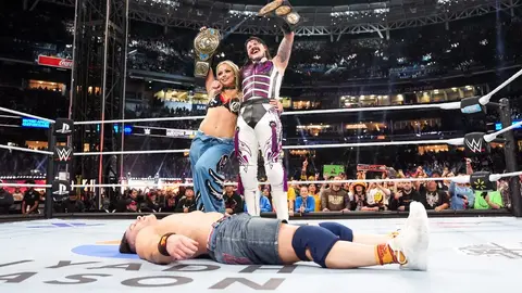 Liv Morgan y Dominik Mysterio se burlan de John Cena tras su derrota en Survivor Series