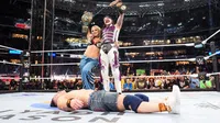 Liv Morgan y Dominik Mysterio se burlan de John Cena tras su derrota en Survivor Series