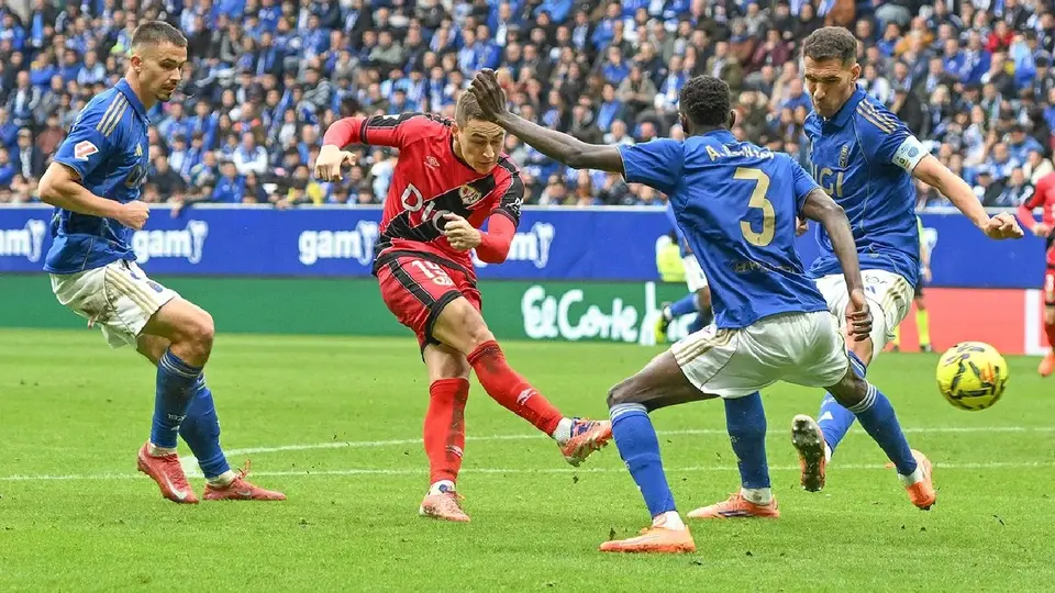 Real Oviedo y Rayo Vallecano empatan sin goles en el Tartiere