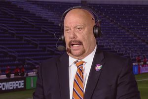 Enrique 'Perro' Bermúdez vuelve a las narraciones con el Tigres vs Cruz Azul