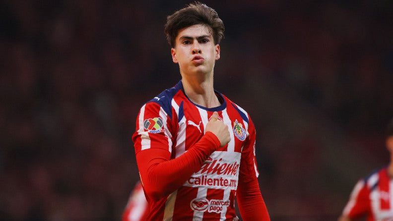 Armando González en celebración con Chivas I IMAGO7