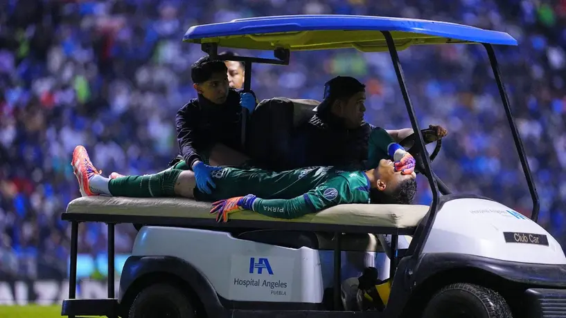Kevin Mier se someterá a cirugía este jueves tras lesión ante Pumas