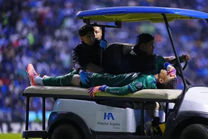 Kevin Mier se someterá a cirugía este jueves tras lesión ante Pumas