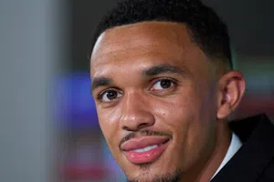 Afición de Liverpool da "hostil" recibimiento a Trent Alexander-Arnold previo a partido contra Real Madrid