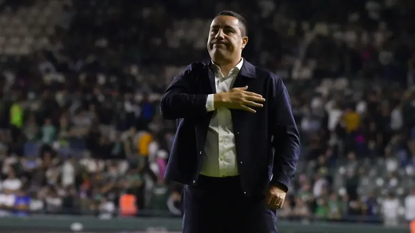 “Sííííí que se largue”, así reaccionó afición de Pumas con interés de Celtic en Efraín Juárez