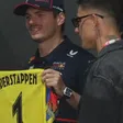 Verstappen se 'viste' de azulcrema y presume jersey del América en GP de México