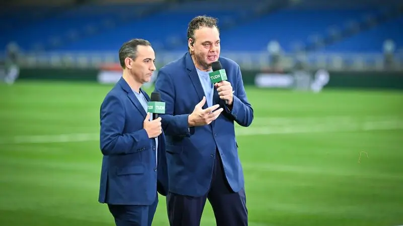 Faitelson y Alex de la Rosa de TUDN previo a un partido de la Selección Mexicana | Imago7