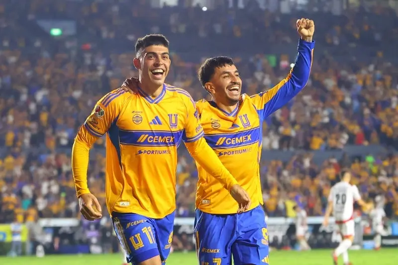 Brunetta festeja un gol junto a Ángel Correa | IMAGO7