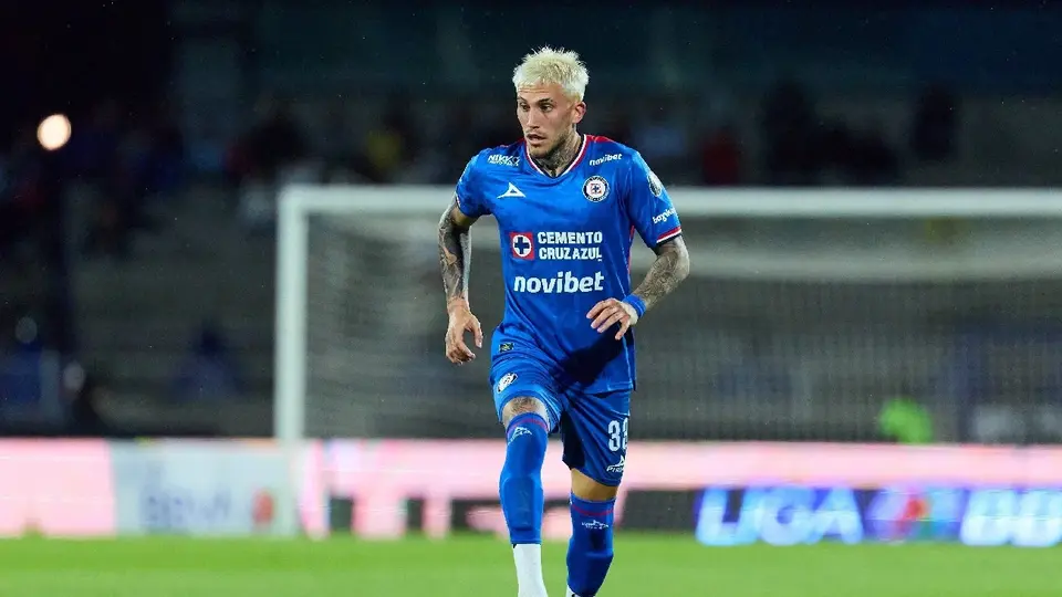Piovi sale lesionado ante Necaxa y enciende las alarmas en Cruz Azul