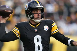 Steelers recuperan a Aaron Rodgers: el QB recibió luz verde para jugar vs. Bills