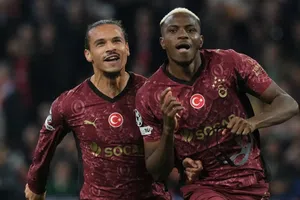 Galatasaray golea a Ajax con 'hat-trick' de Victor Osimhen