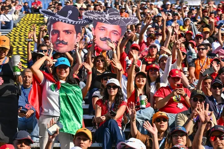Afición en las tribunas del Autódromo Hermanos Rodríguez durante el Gran Premio de México | IMAGO 7