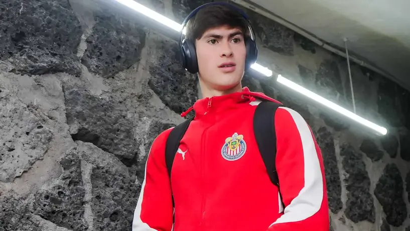 ¡Sin Hormiga! Armando González causa baja de Chivas ante Cruz Azul de último momento