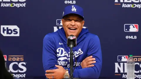 Mánager de los Dodgers define lanzadores para la Serie Mundial