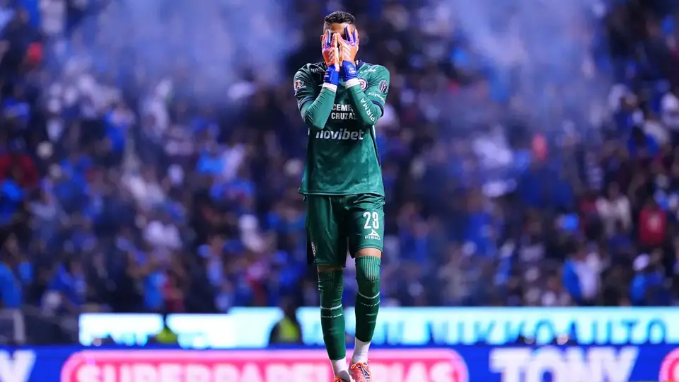 Kevin Mier sufre fractura de tibia y será baja por seis meses
