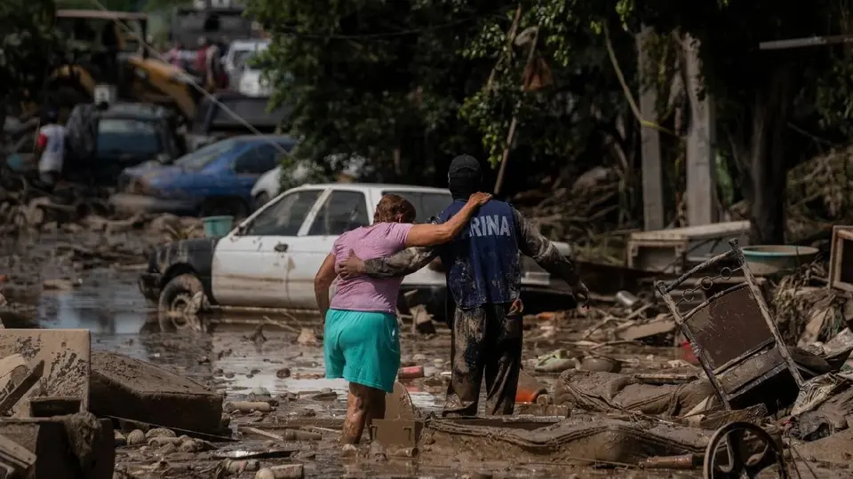 Tras las inundaciones en Veracruz, estudiantes organizan una megamarcha por la desaparición de 192 compañeros