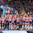 'Pin... abuelo' ex figura de Chivas Femenil explota contra Chicharito por penal fallado ante Cruz Azul