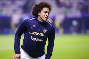 Prensa panameña ve futuro de 'Coco' Carrasquilla con Pumas 'en la cuerda floja' y en 'peligro por amenazas'