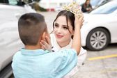 Fátima Bosch vuelve a México tras polémica en Miss Universo y visita un hospital infantil