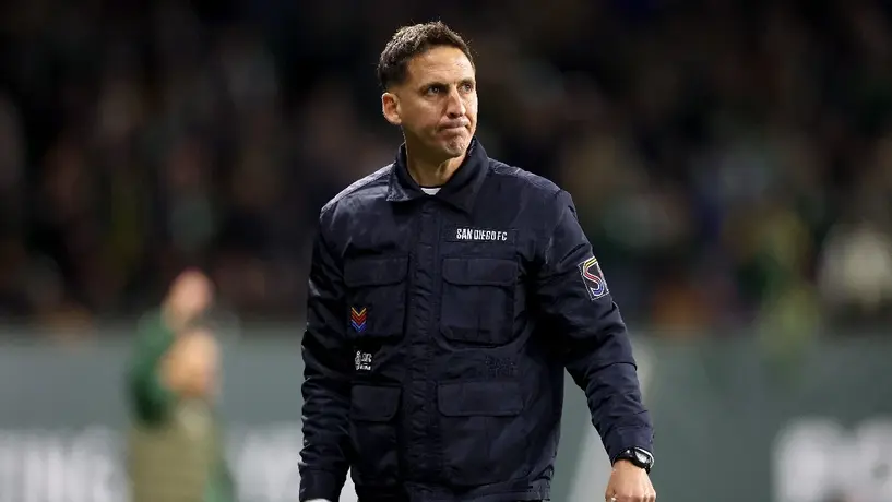 ‘Es una falta de respeto’: Entrenador de San Diego FC dio contundente mensaje sobre continuidad de Chucky Lozano