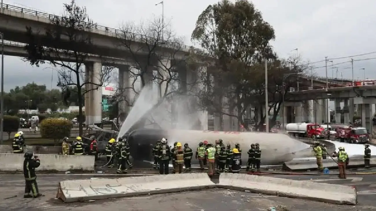 A más de un año de la explosión en el Puente de la Concordia, se recuerda a las víctimas | X: @J_Fdz_Menendez