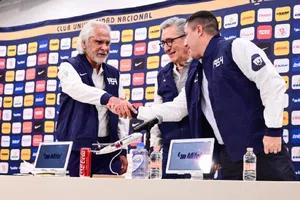 Efraín Juárez tomará mayor control en Pumas tras la salida de Mejía Barón