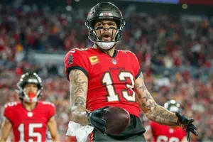 Mike Evans regresa con Tampa Bay tras perderse los últimos siete juegos