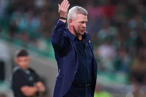 Javier Aguirre confiesa haber regañado a la dupla de Jiménez: "Al de la J y al de la G"