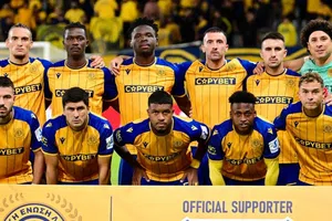 Guillermo Ochoa concede gol olímpico en el empate de AEL Limassol vs Apollon