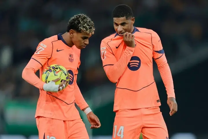 Lamine Yamal y Marcus Rashford con Barcelona | AP