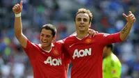"Él nació para hacer goles": Berbatov recuerda su dupla con Chicharito en el Manchester United