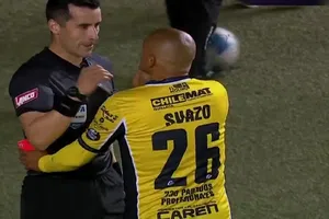 ¡Chupete Suazo se retiró! Así se despidió, el histórico jugador de Rayados, en su natal Chile