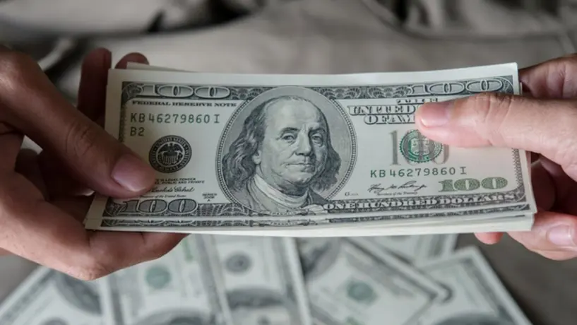 ¿Vas a cambiar dólares? El peso da buena cara este jueves 27 de noviembre